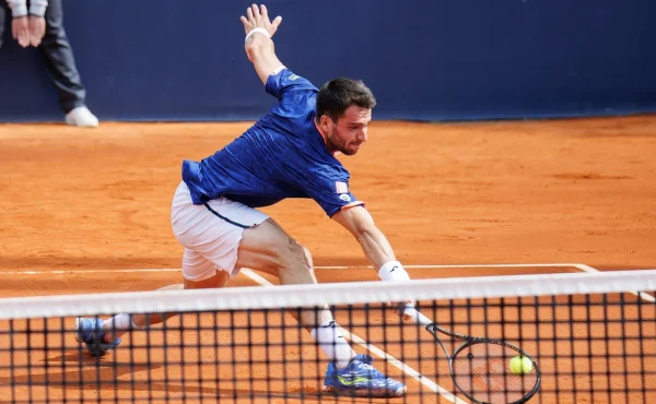 Pojď ven! Při kvalifikaci Roland Garros se řešila výzva k pouliční rvačce
