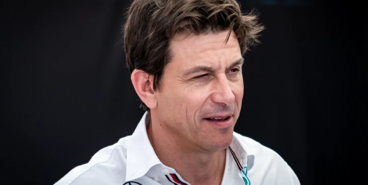 Čtyři sta kilometrů v hodině? Šéf Mercedesu rozvířil debatu o budoucnosti Formule 1