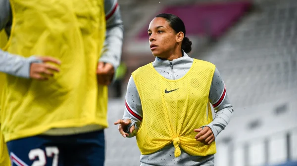 Sundej náušnici, nebo nehraješ! Jak francouzská hvězda přišla o debut ve West Hamu