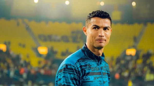 Ronaldův pekáč buchet vidělo už 14 milionů lidí. Portugalec válcuje Messiho i celebrity