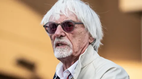 Pětadevadesátiletý Bernie Ecclestone si uklízí život. Zbavil se sbírky aut, teď prodává jachty