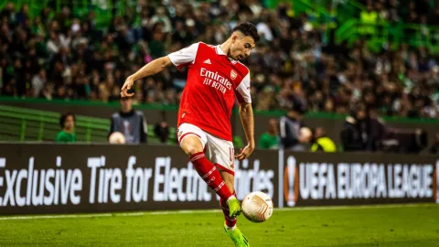 Omlouvám se, kaje se Martinelli. Zraněného protihráče surově odstrčil ze hřiště