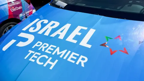 Odstraňte Izrael z názvu týmu, čelí cyklistická stáj novému ultimátu od svých sponzorů