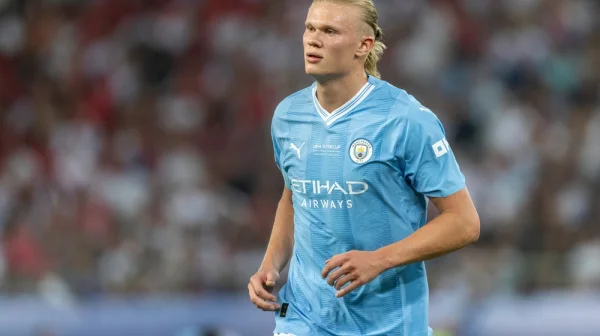 Jí jako medvěd! Erling Haaland odrovnal fanoušky večeří po zápase