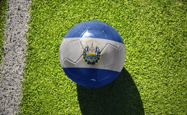 Milionová pokuta za rasismus. Na stadionu skandovaly urážky desítky tisíc lidí