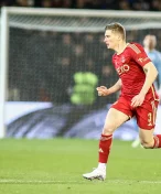 Po půl litru vodky 'znetvořil' fotbalistu. Fanoušek jde na rok a půl do vězení