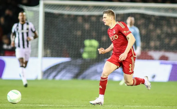 Po půl litru vodky 'znetvořil' fotbalistu. Fanoušek jde na rok a půl do vězení