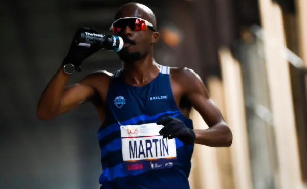 Po 42 kilometrech rozhodla pouhá setina sekundy. Vítěze maratonu v LA určil šílený sprint