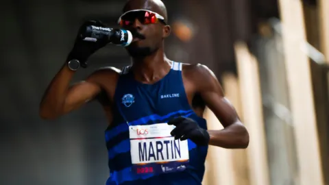 Po 42 kilometrech rozhodla pouhá setina sekundy. Vítěze maratonu v LA určil šílený sprint