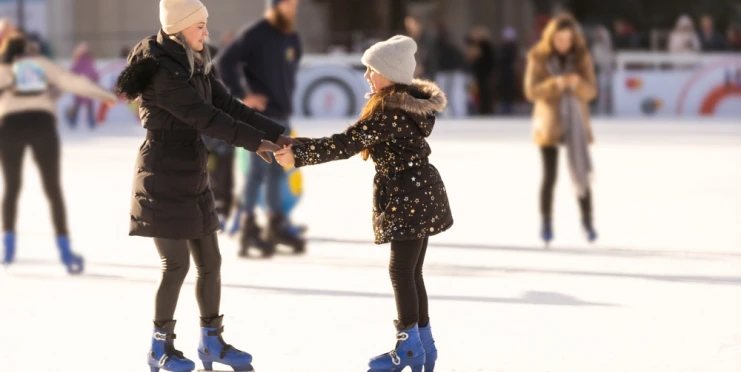 Jarní prázdniny na ledě: Pardubické závodiště láká na celodenní bruslení
