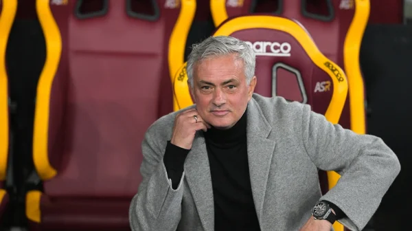 Bookmakeři odhadují šance na Mourinhův návrat. Jak si vede česká reprezentace?