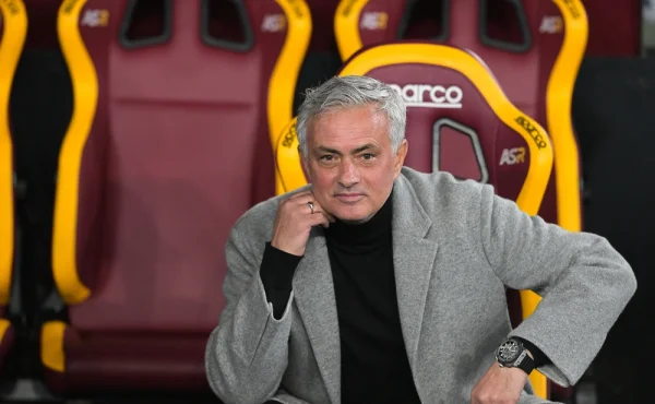 Bookmakeři odhadují šance na Mourinhův návrat. Jak si vede česká reprezentace?