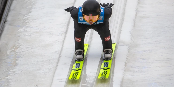Už žádné šampony a sprcháče? Skokanky na lyžích se dočkají důstojnějších odměn