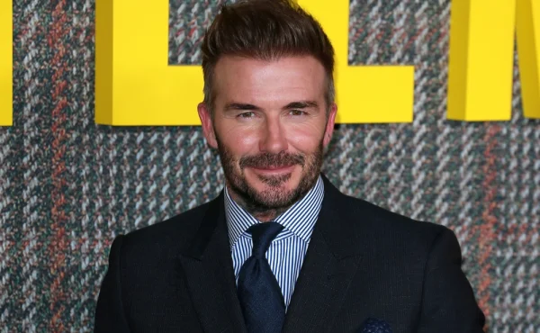 David Beckham je prý skutečný gentleman. Asistoval na sjezdovce u zraněné lyžařky