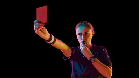 Fotbalistkám posílal fotky přirození. Manažer dostal 12letý zákaz činnosti