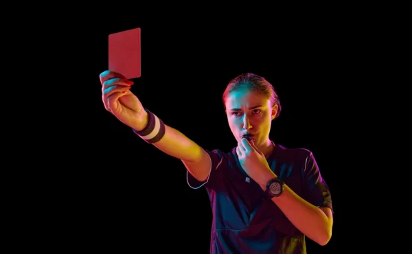 Fotbalistkám posílal fotky přirození. Manažer dostal 12letý zákaz činnosti