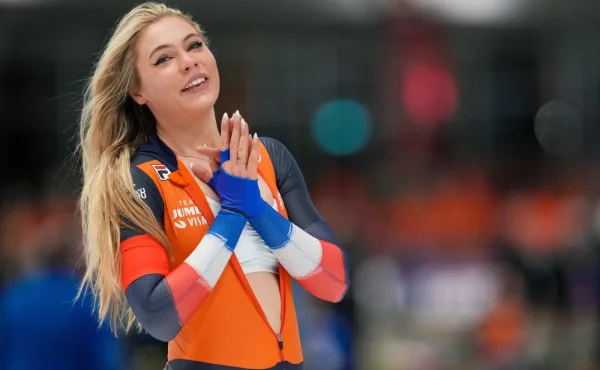 Pizza snědená v korzetu v New Yorku: milionářka Leerdamová mění vliv sportovních hvězd