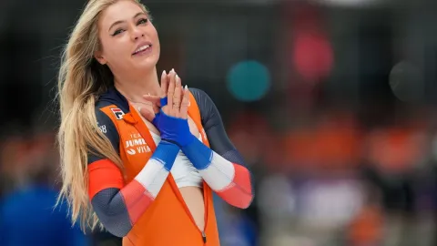 Pizza snědená v korzetu v New Yorku: milionářka Leerdamová mění vliv sportovních hvězd