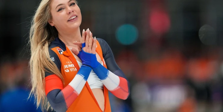 Pizza snědená v korzetu v New Yorku: milionářka Leerdamová mění vliv sportovních hvězd