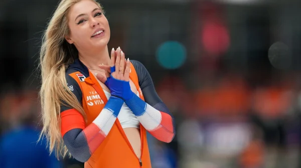 Pizza snědená v korzetu v New Yorku: milionářka Leerdamová mění vliv sportovních hvězd