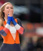 Zlato, stříbro a teď bronz. Jake Paul ocenil svou snoubenku novým Mercedesem