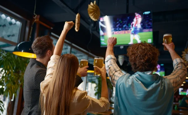 Udej barmana, dostaneš 50 eur. Španělská La Liga bojuje proti pirátství