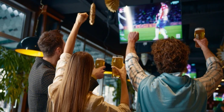 Udej barmana, dostaneš 50 eur. Španělská La Liga bojuje proti pirátství