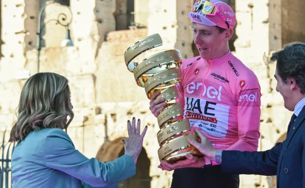 Povede se Pogačarovi prohodit termín Gira a Vuelty? Ani náhodou, odmítli Italové