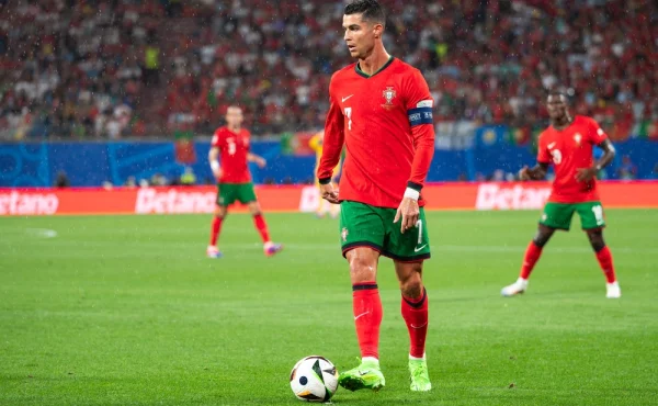 Má Ronaldo díky Trumpovi protekci u FIFA? Nechutné, kritizují výšku jeho trestu