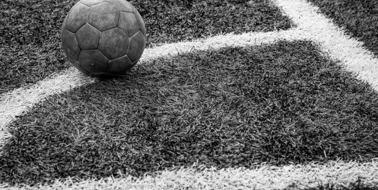 Neuhráli ještě ani bod, i tak si zpívají. Fotbalisté z Nového Knína jsou hitem sociálních sítí