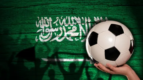 Fotbal na nebesích. Arabové prý postaví stadion budoucnosti, stihne už i MS?