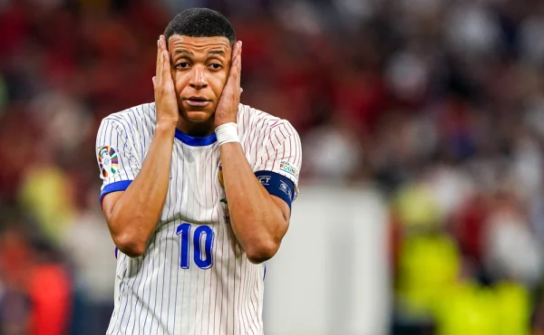 PSG musí zaplatit Mbappému 1,5 miliardy. I tak si klub do Mbappého ještě rýpnul