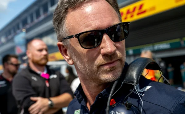 Má dvě miliardy dolarů a jasné zadání. Christian Horner se vrací do Formule 1
