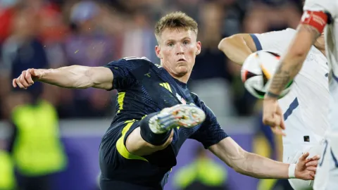 Je snad Superman, nebo Jordan? McTominay uhranul a orazítkoval postup Skotů