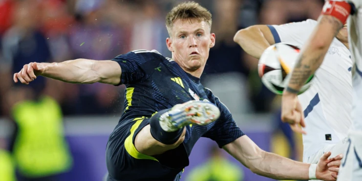 Je snad Superman, nebo Jordan? McTominay uhranul a orazítkoval postup Skotů