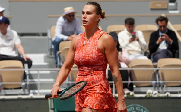 Sabalenková rozpálila své sledující. Představila průsvitný outfit pro Roland Garros