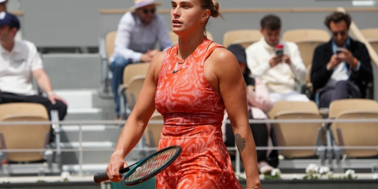 Sabalenková rozpálila své sledující. Představila průsvitný outfit pro Roland Garros