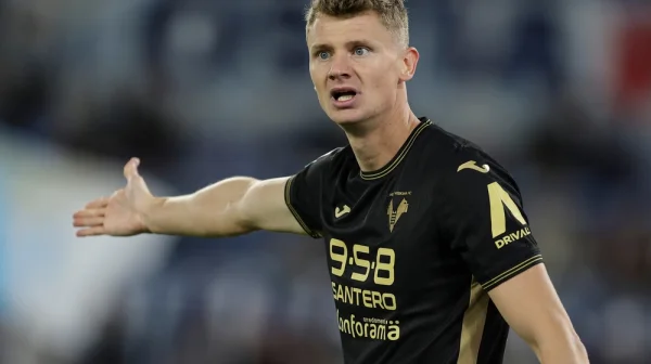 Kulturní šok? Fotbalista odešel za Saúdské Arábie. Ženy musí být venku zahalené, vadilo mu