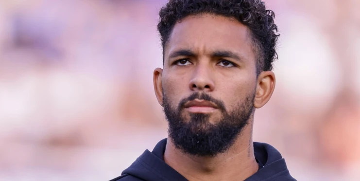 Krásnou Alishu vyměnil za další kost. Luiz randí s dcerou legendy Arsenalu