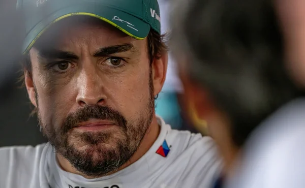 Všechno mohlo být jinak! Alonso měl být osobním řidičem papeže