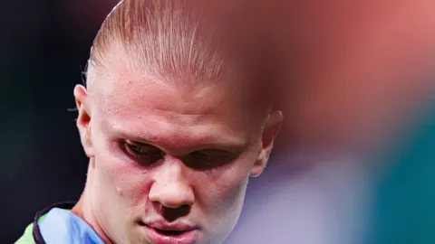 Vystresovaný Haaland reaguje na Guardiolovu výhrůžku. Zveřejnil fotku ze svého vážení