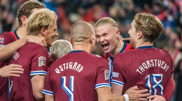 Co mi saháš na zadek? Erlinga Haalanda naštvali Italové, a tak je sestřelil