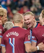 Co mi saháš na zadek? Erlinga Haalanda naštvali Italové, a tak je sestřelil