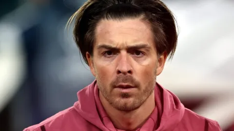 Veselé Grealishovy Vánoce: Po porážce zamířil do stripklubu a má účet na víc než půl milionu