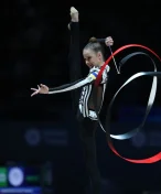 Otočila se zády k vlajce. Ruská gymnastka protestovala při ukrajinské hymně