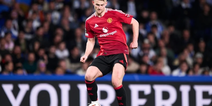 Co sezona, to nový trenér. De Ligtova kletba sedla i na Amorima