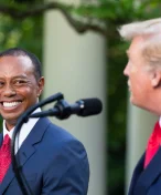 Trump brání Tigera Woodse. Podle prezidenta není na vině alkohol, ale život v bolesti