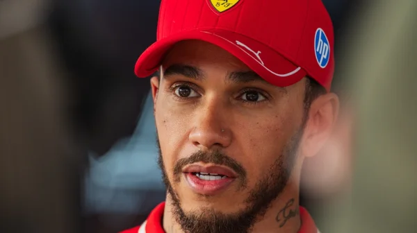 Hamilton si hraje na inženýra, komentuje zbytečné analýzy bývalý šéf Ferrari
