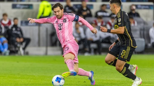 Slibovali Messiho, ten nenastoupil. A tak se nespokojení fanoušci obrátili na soud