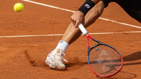 Írán zasáhl ropné pole nedaleko kurtu. Tenisté prchali, ATP jim vystavila fakturu za evakuaci